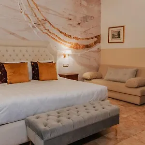 https://hotel-le-clarisse-al-pantheon.it-romehotels.com
